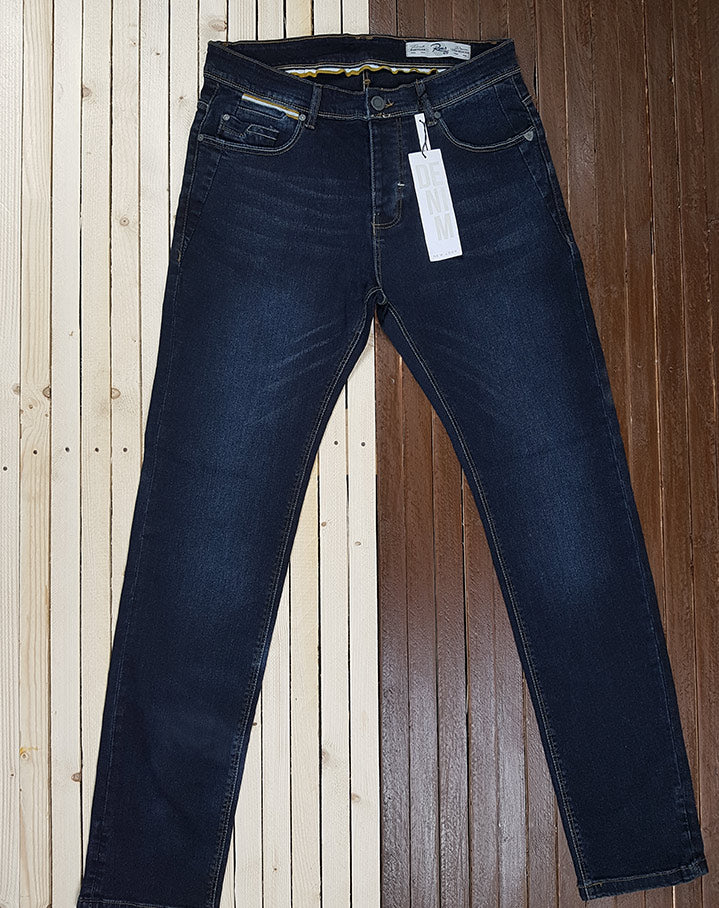 90 Pcs Narrow-Fit Export Leftover Jeans (Whole Sale)
