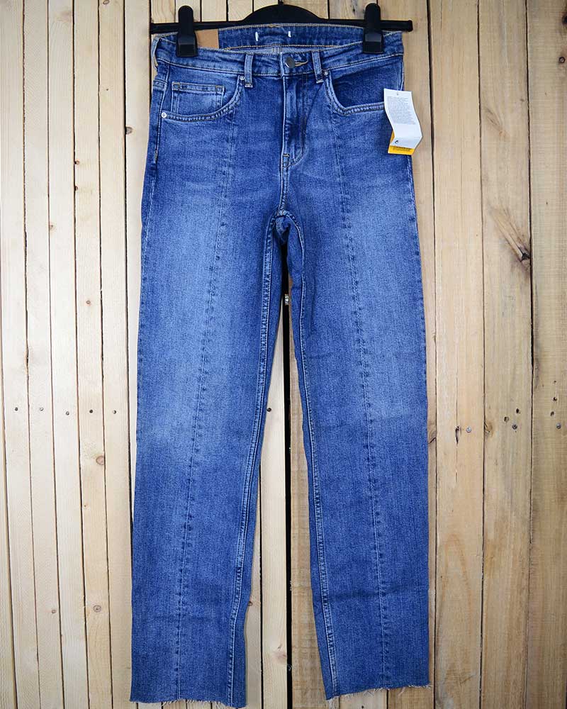 Export Leftover Blue Frayed Jeans